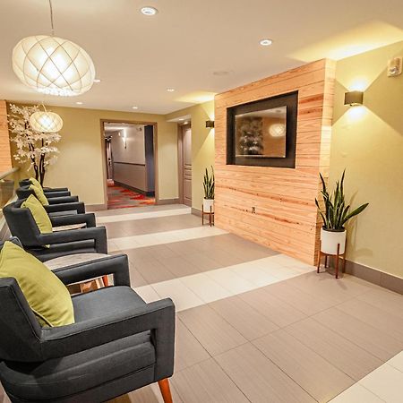 Days Inn & Suites By Wyndham Fort Myers Near Jetblue Park Eksteriør bilde