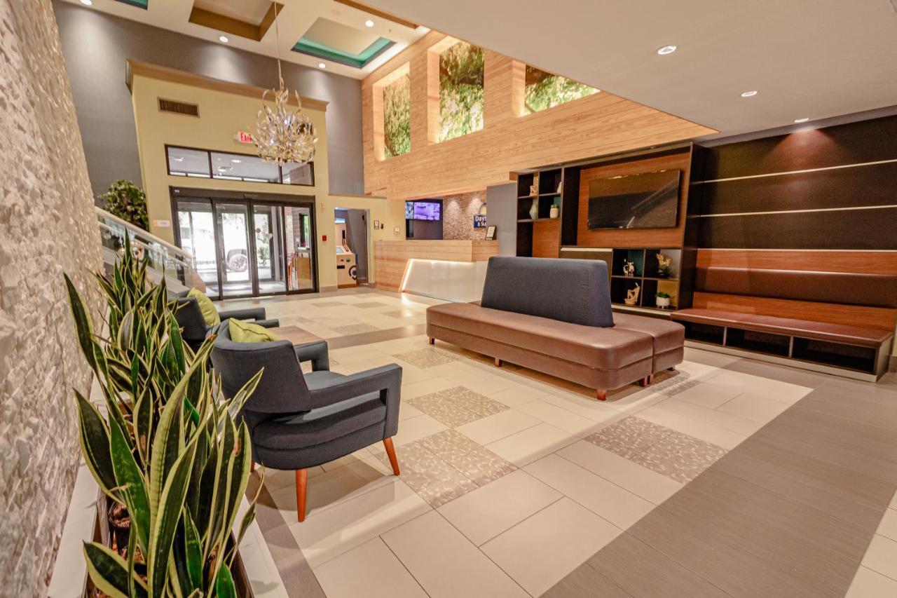 Days Inn & Suites By Wyndham Fort Myers Near Jetblue Park Eksteriør bilde