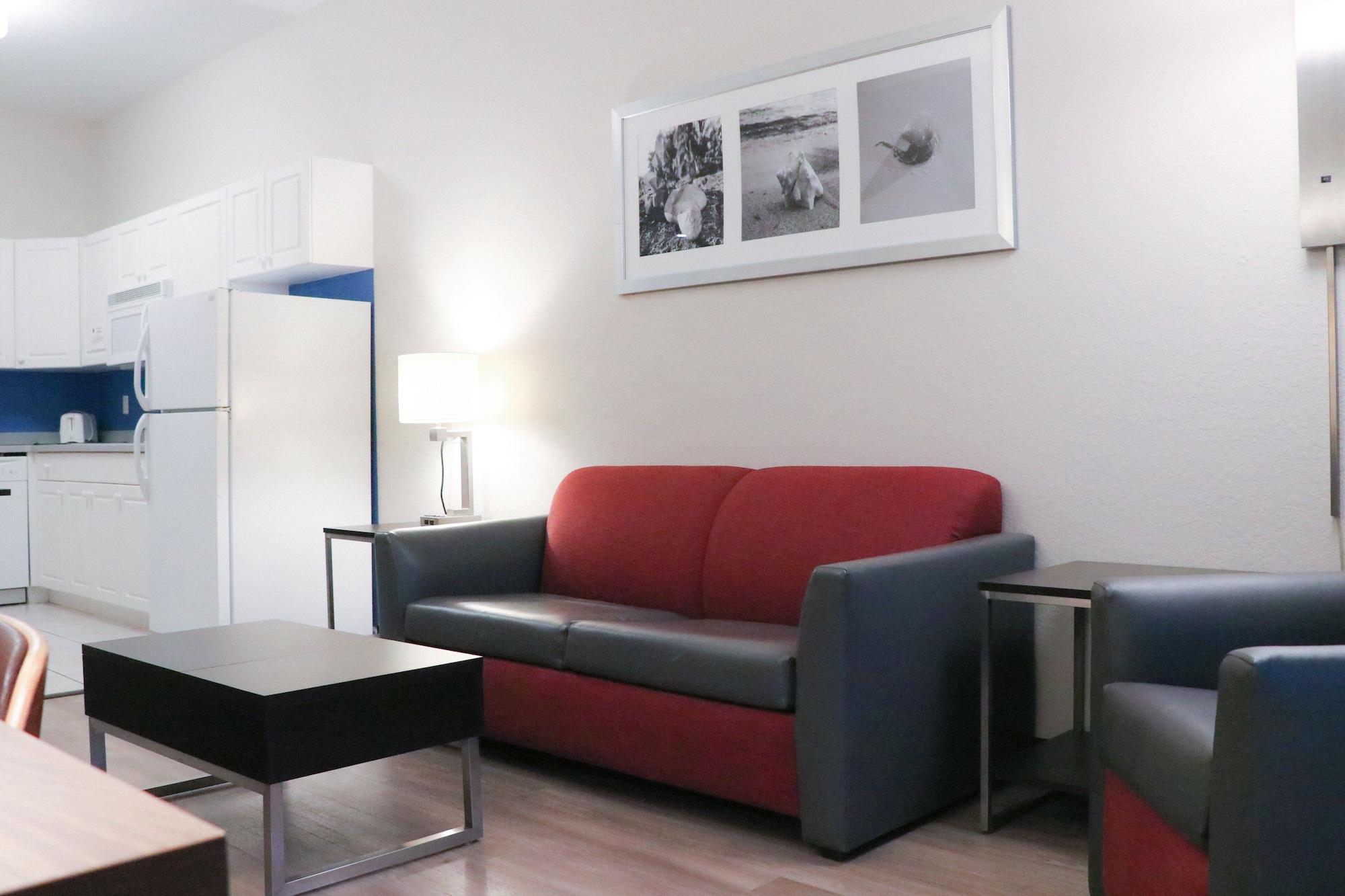 Days Inn & Suites By Wyndham Fort Myers Near Jetblue Park Eksteriør bilde