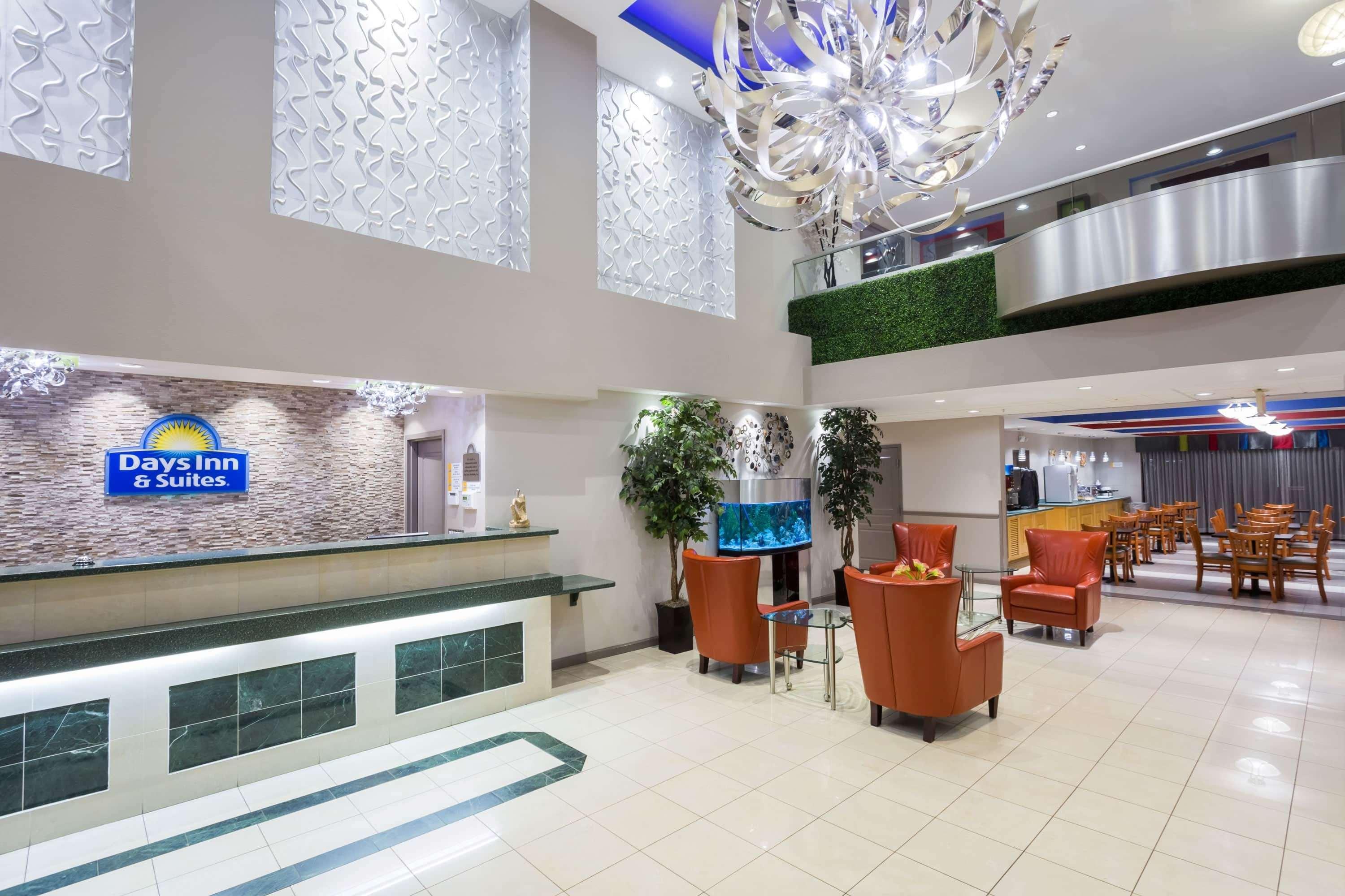 Days Inn & Suites By Wyndham Fort Myers Near Jetblue Park Eksteriør bilde