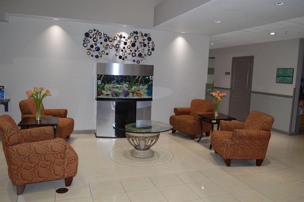 Days Inn & Suites By Wyndham Fort Myers Near Jetblue Park Eksteriør bilde