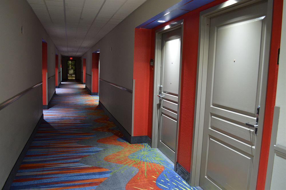 Days Inn & Suites By Wyndham Fort Myers Near Jetblue Park Eksteriør bilde