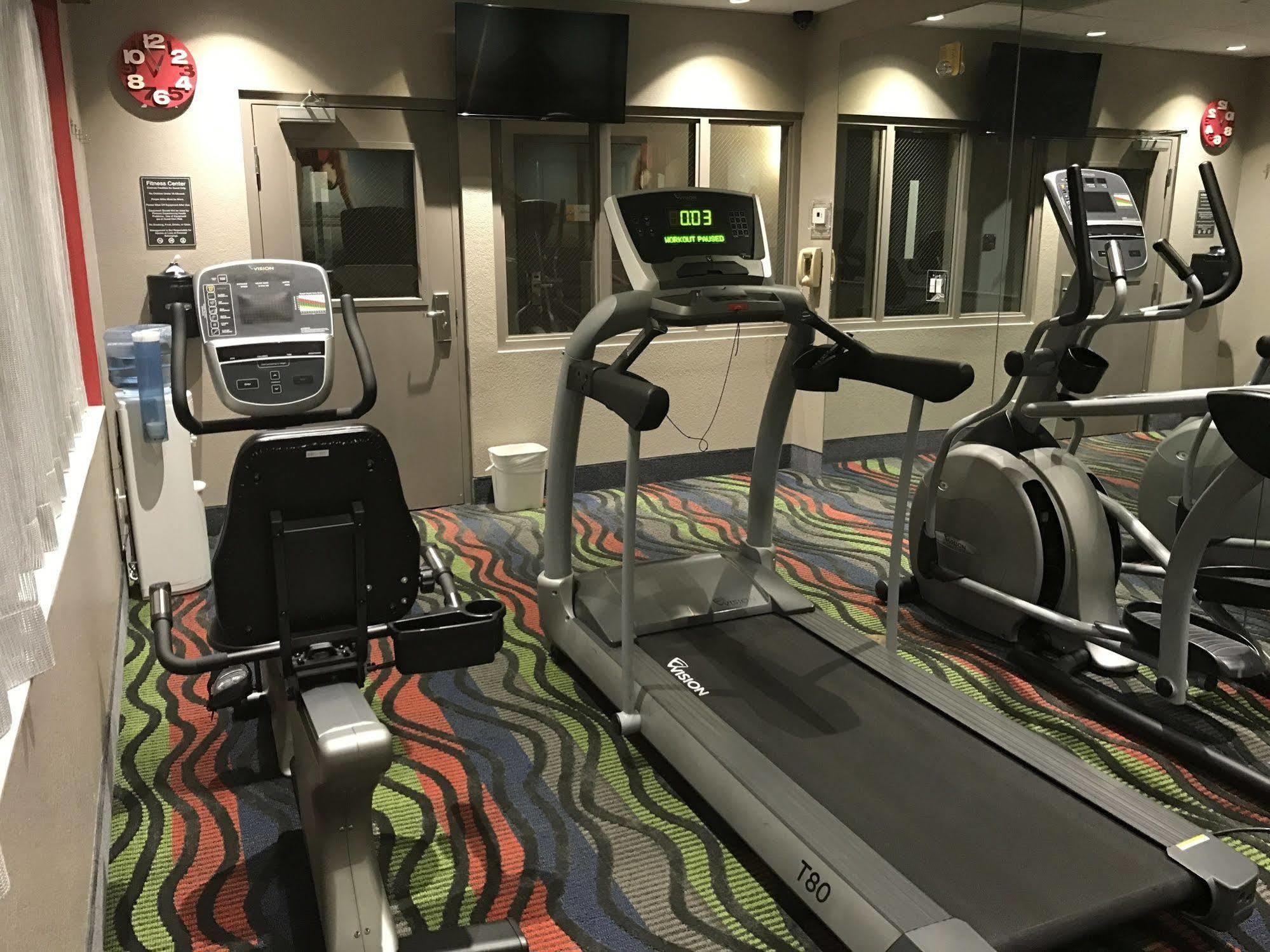 Days Inn & Suites By Wyndham Fort Myers Near Jetblue Park Eksteriør bilde