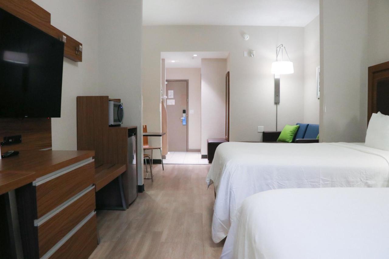 Days Inn & Suites By Wyndham Fort Myers Near Jetblue Park Eksteriør bilde