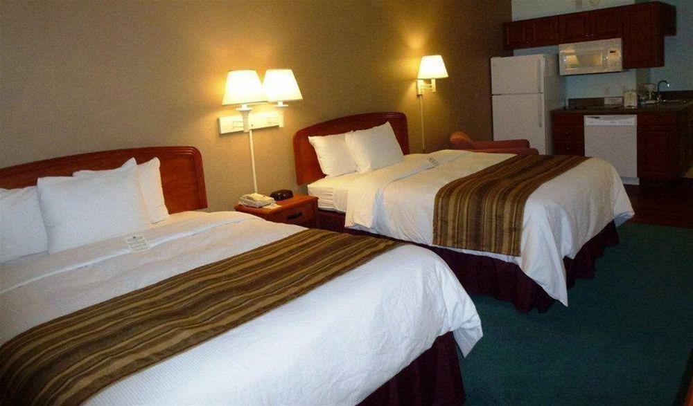 Days Inn & Suites By Wyndham Fort Myers Near Jetblue Park Eksteriør bilde
