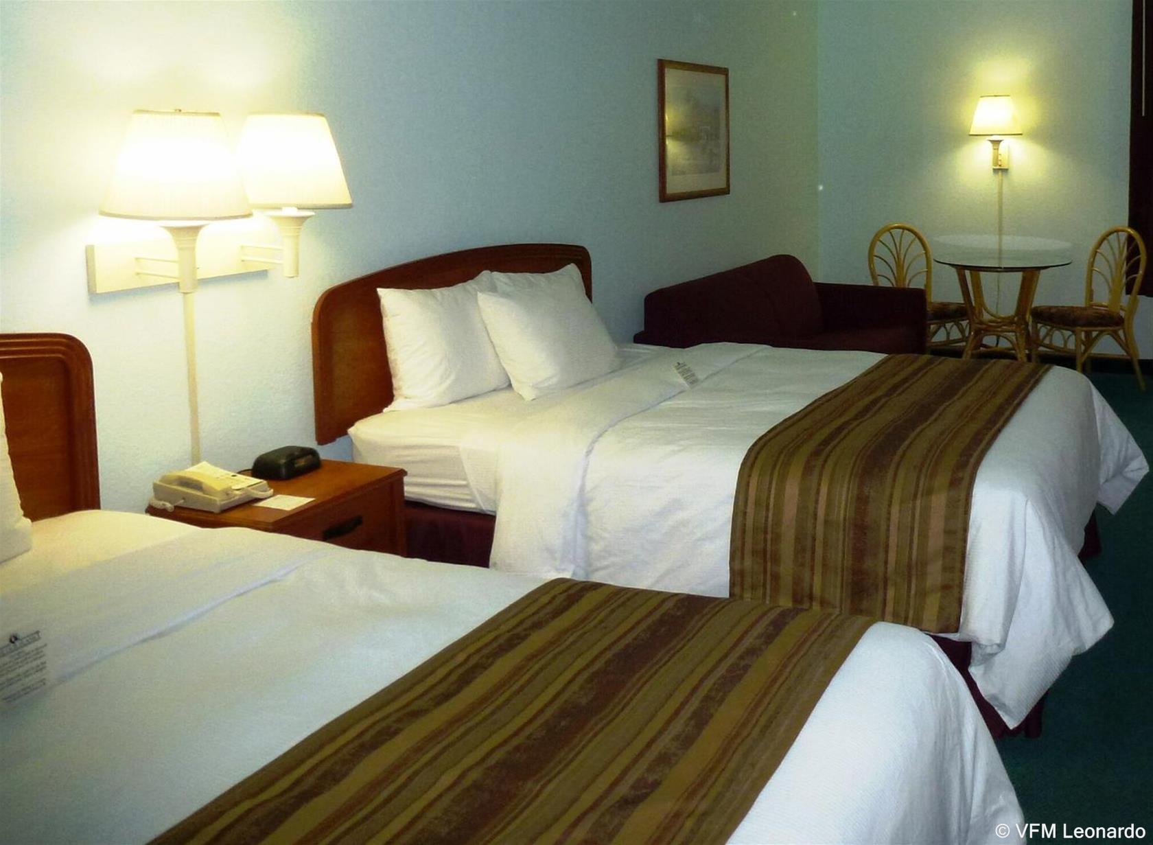 Days Inn & Suites By Wyndham Fort Myers Near Jetblue Park Eksteriør bilde